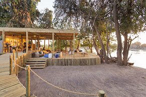 Victoria Falls River Lodge