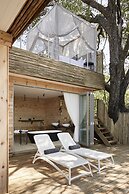 Victoria Falls River Lodge