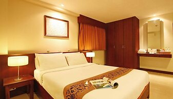 Graceland Hotel