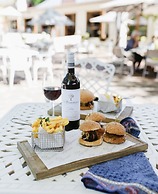 Le Pommier Wine Estate