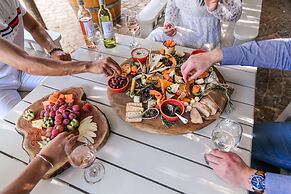 Le Pommier Wine Estate