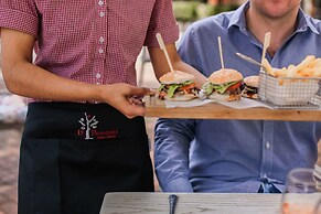 Le Pommier Wine Estate