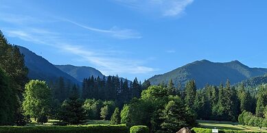 Whispering Woods Resort