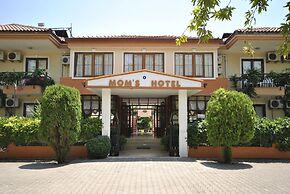 Moms Hotel