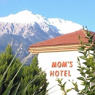 Moms Hotel