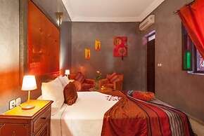 Dar Kamar Zamane - Adults Only