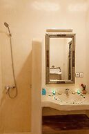 Dar Kamar Zamane - Adults Only