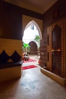 Dar Kamar Zamane - Adults Only