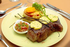 De la Trinidad Hotel