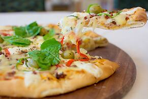 De la Trinidad Hotel