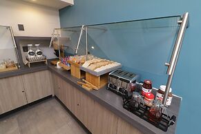 City Express Plus by Marriott Monterrey Galerias