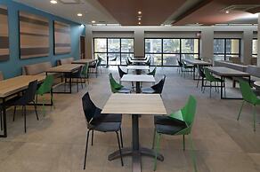 City Express Plus by Marriott Monterrey Galerias