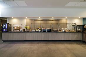 City Express Plus by Marriott Monterrey Galerias