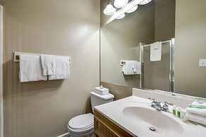 Holiday Inn Club Vacations Piney Shores Resort at Lake Conroe by IHG