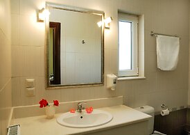 Ariadnes Holiday Accommodation II