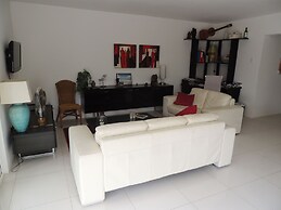 Sun Sea Sleep Apartments