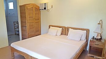 Mike's Dauin Beach Resort