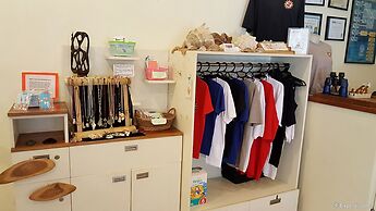 Mike's Dauin Beach Resort