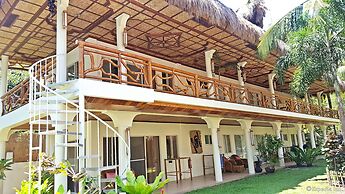 Mike's Dauin Beach Resort