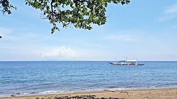 Mike's Dauin Beach Resort