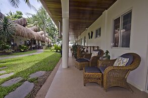 Mike's Dauin Beach Resort