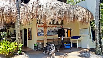 Mike's Dauin Beach Resort