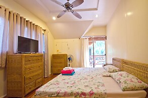 Mike's Dauin Beach Resort