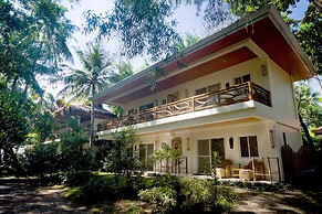 Mike's Dauin Beach Resort