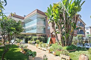 Velor Apartments