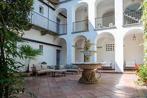 Seven Boutique Hotel