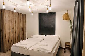 Seven Boutique Hotel