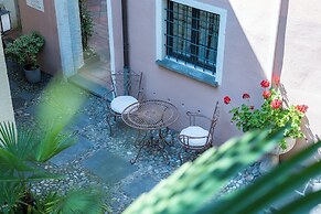 Seven Boutique Hotel