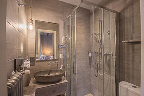 Seven Boutique Hotel