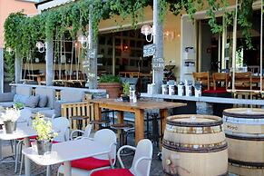 Seven Boutique Hotel