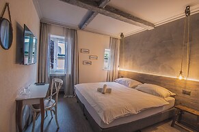 Seven Boutique Hotel