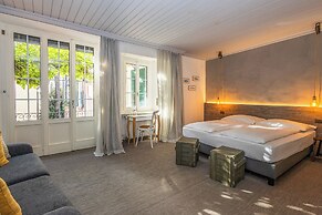 Seven Boutique Hotel