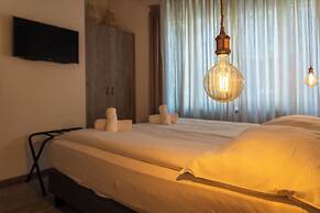 Seven Boutique Hotel