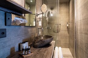 Seven Boutique Hotel