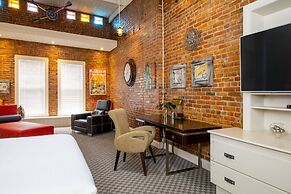 Retro Suites Hotel