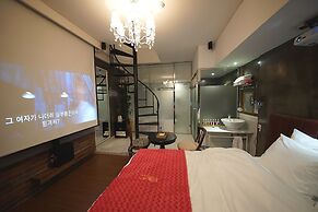 February Hotel Apsan