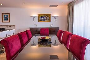 Fino Hotel and Suites