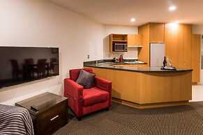 Fino Hotel and Suites