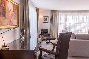 Fino Hotel and Suites