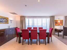 Fino Hotel and Suites