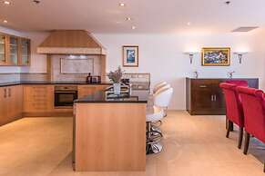 Fino Hotel and Suites