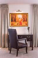 Fino Hotel and Suites