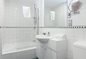 Fino Hotel and Suites