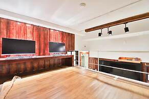 February Hotel Hwanggeum