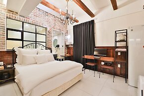 February Hotel Hwanggeum