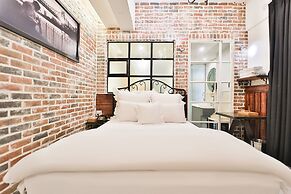 February Hotel Hwanggeum